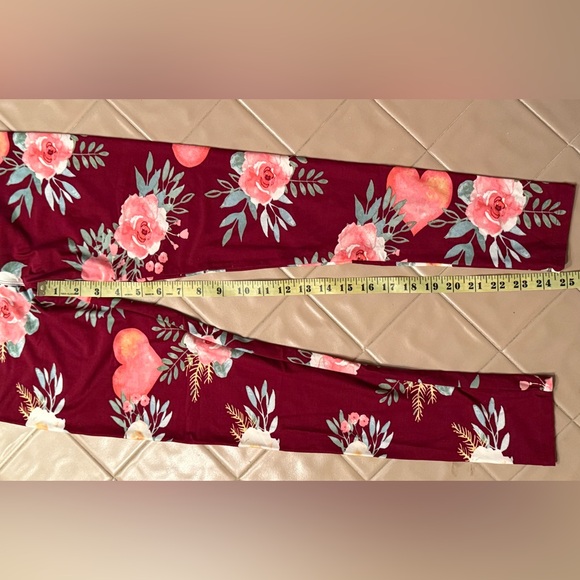 LuLaRoe Floral Heart Leggings One Size Burgundy Pink Valentines Stretch OS - Picture 4 of 8